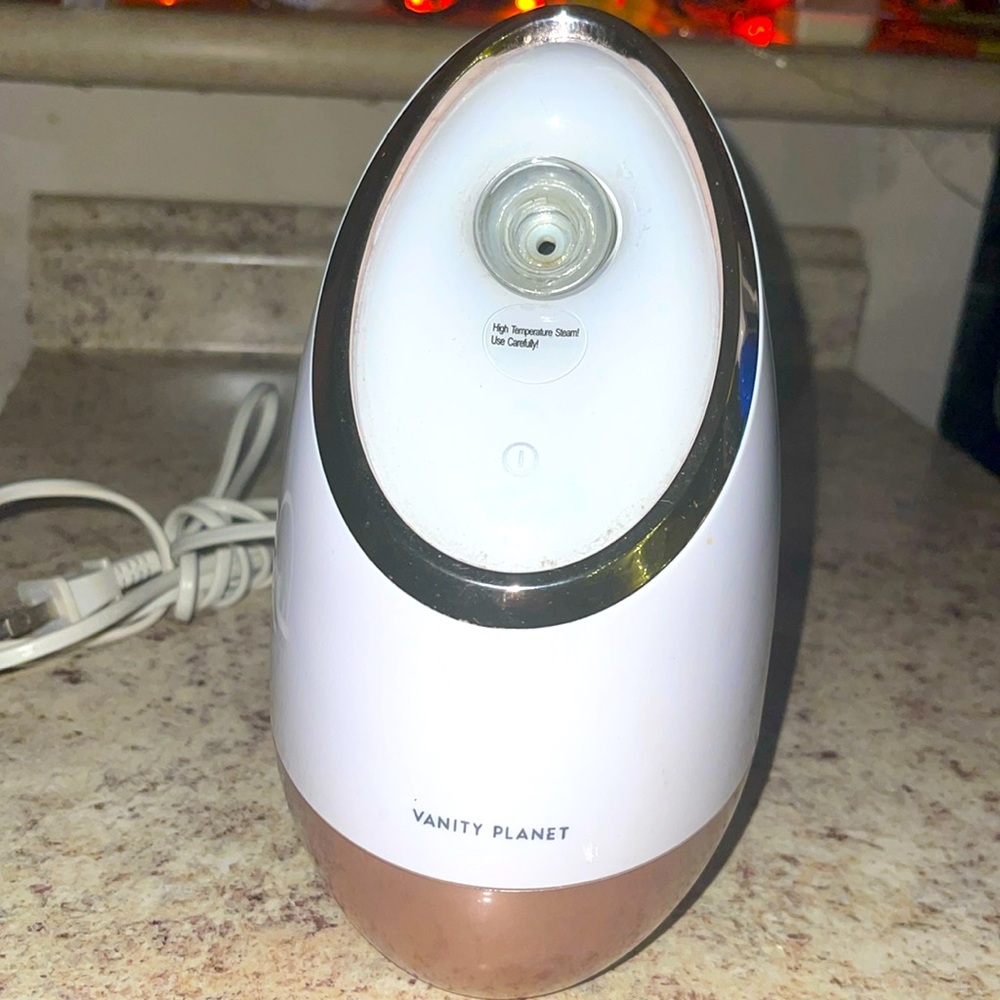 Rose gold vanity planet facial steamer 🧖‍♀️